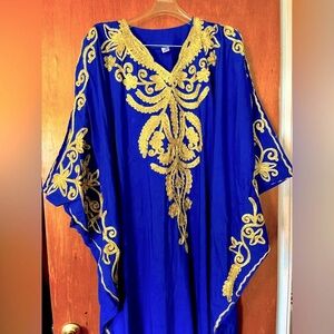 NWOT Beautiful blue gown for women size XL